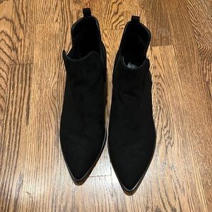 Universal Thread Ankle Booties
